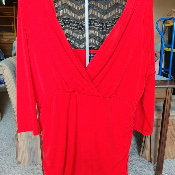 Torrid plus size 0 red long sleeve and black lace top - Picture 2 of 5